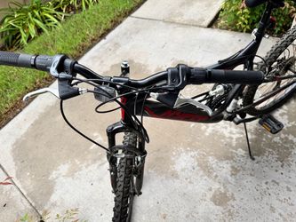 Hyper mountain bike 26”