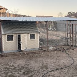 Kennel & Tiny House 