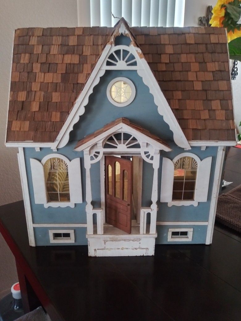 Hand Made Vintage Doll House w/Furniture