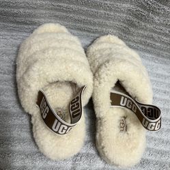 UGG Women’s Fluff Yeah Slides, Size 7