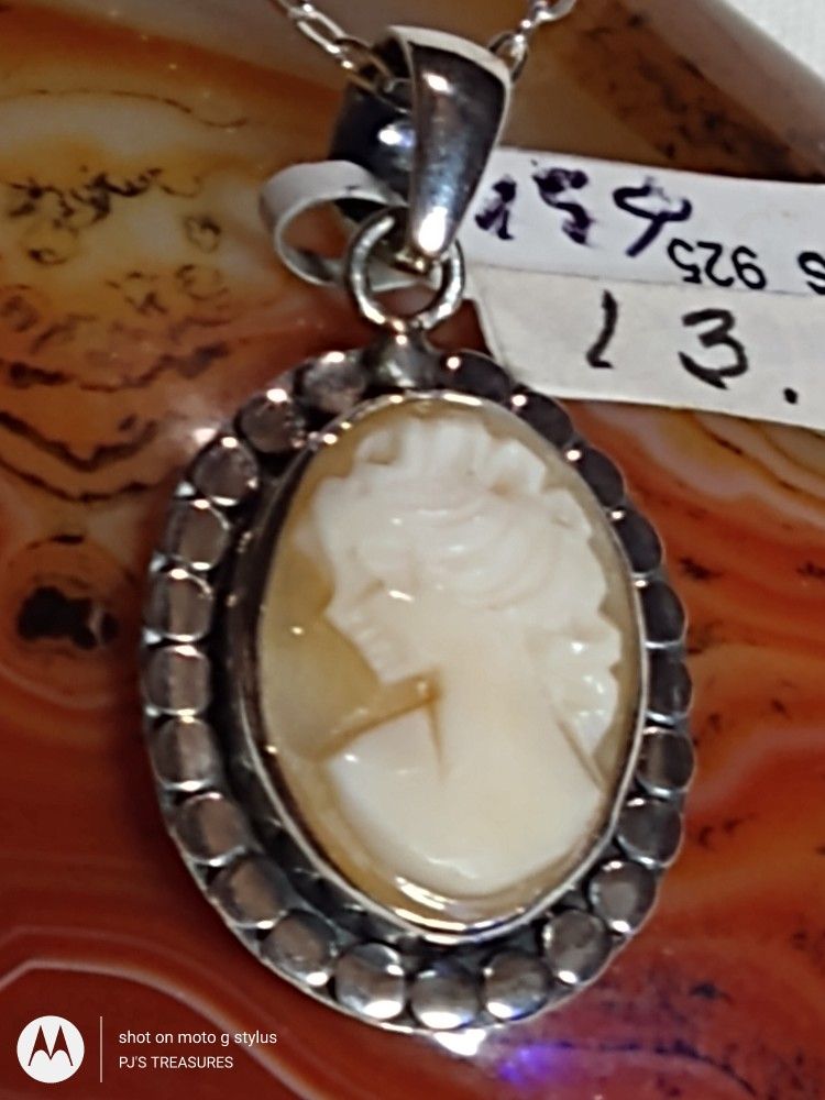 *(13gm.)*/ CAMEO STERLING NECKLACE. 20