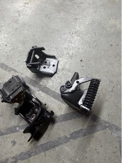 Original G body door hinges for both sides Chevy Monte Carlo 1985 SS including the trunk spoiler