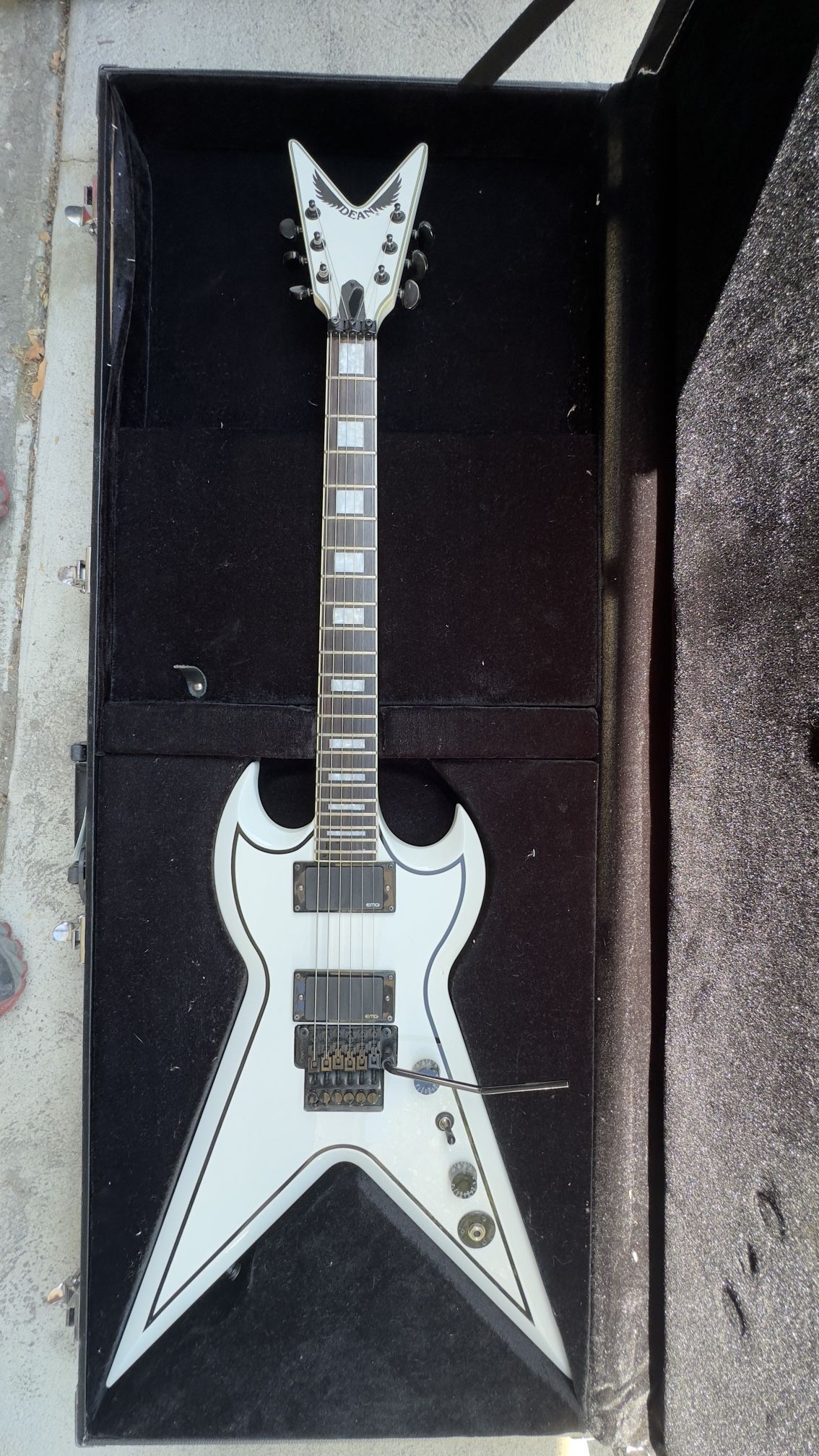 Dean Split Tail With Floyd Rose Tremolo And EMG PUs Electric Guitar