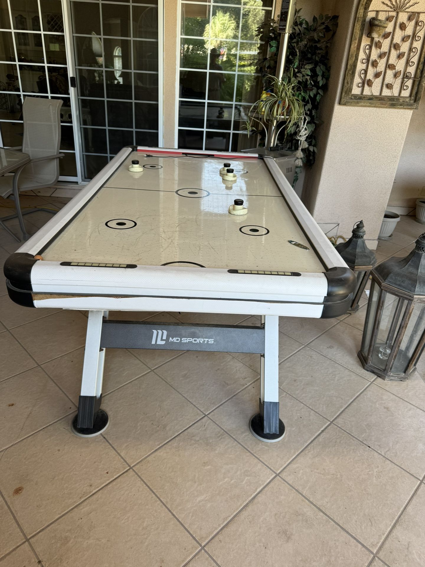 Air Hockey Table