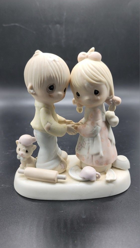 Precious Moments "Forgiving Is Forgetting" Figurine 1982