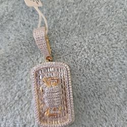 Money Fist Pendant In Diamonds 14ct