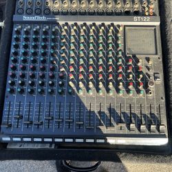 Sound Tech mixing Console ST122. In a Professional Case 