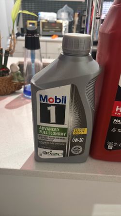 Mobil 1 Advanced Fuel Economy 0W-20 Motor Oil