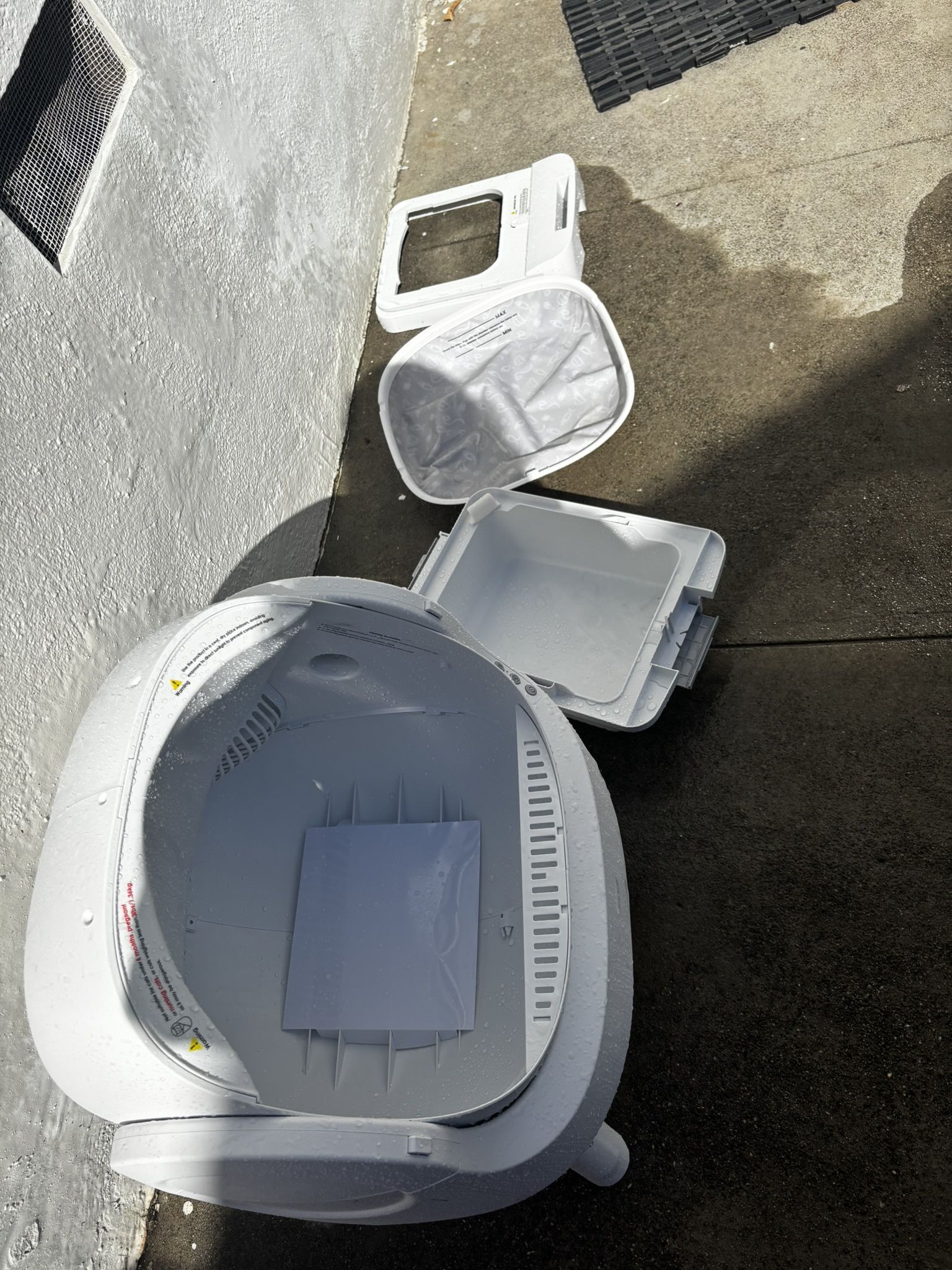 Like New Automatic Electric Litter Box