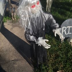 Haunted Scary Girl Doll 