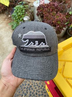 California Republic Bear Embroidered Gray Snapback Baseball Hat