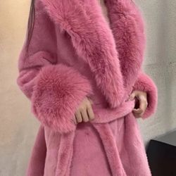 M/L Pink Gorgeous High Quality Faux Fur Coat ! 