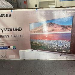 Samsung Crystal UHD 7 Series 