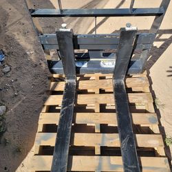 Mini Skid Steer Pallet Fork