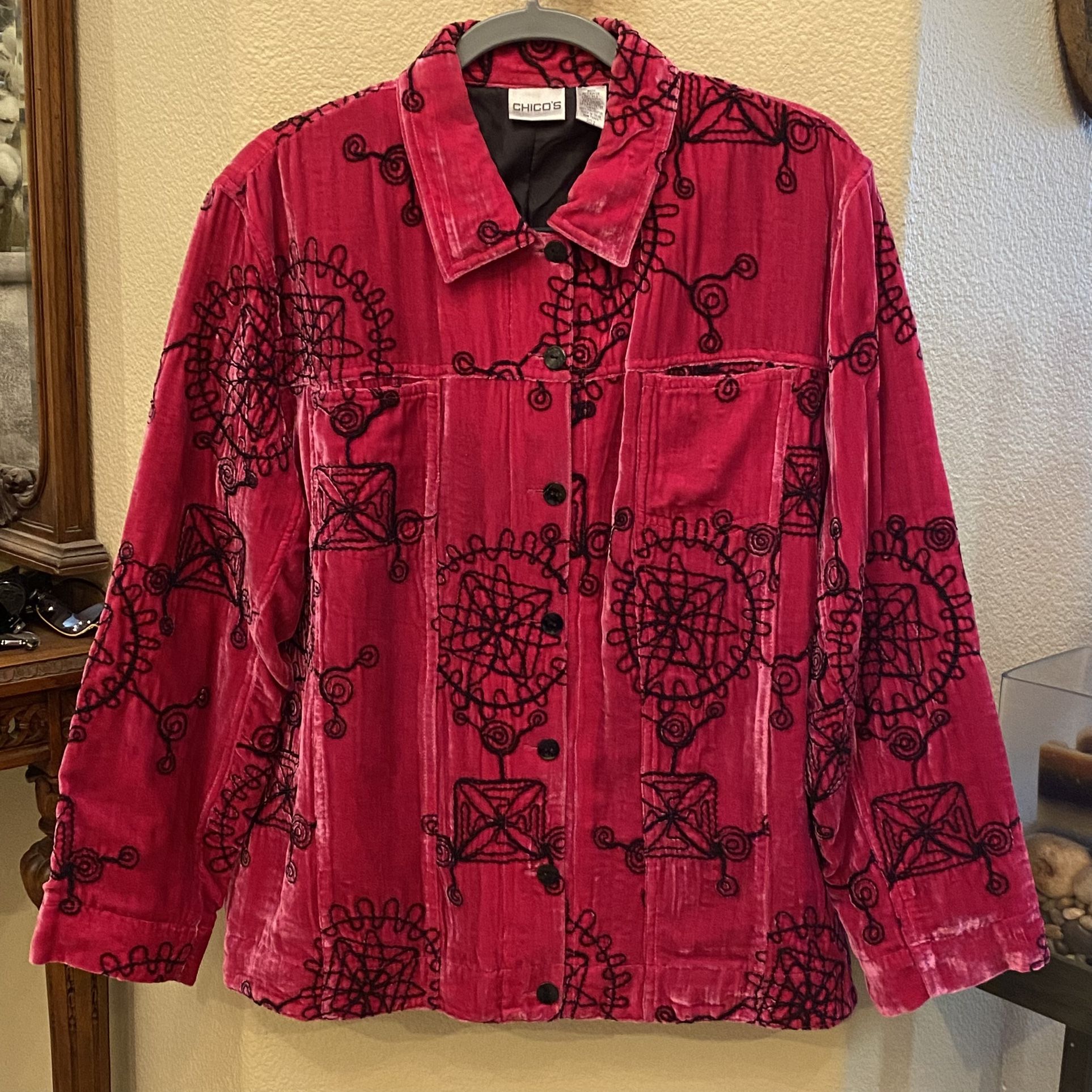CHICO’S Women Pink Velvet Embroidery Silk Blend Buttoned Jacket Size 2(L)