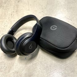 Beats Studio Pro w/ Case