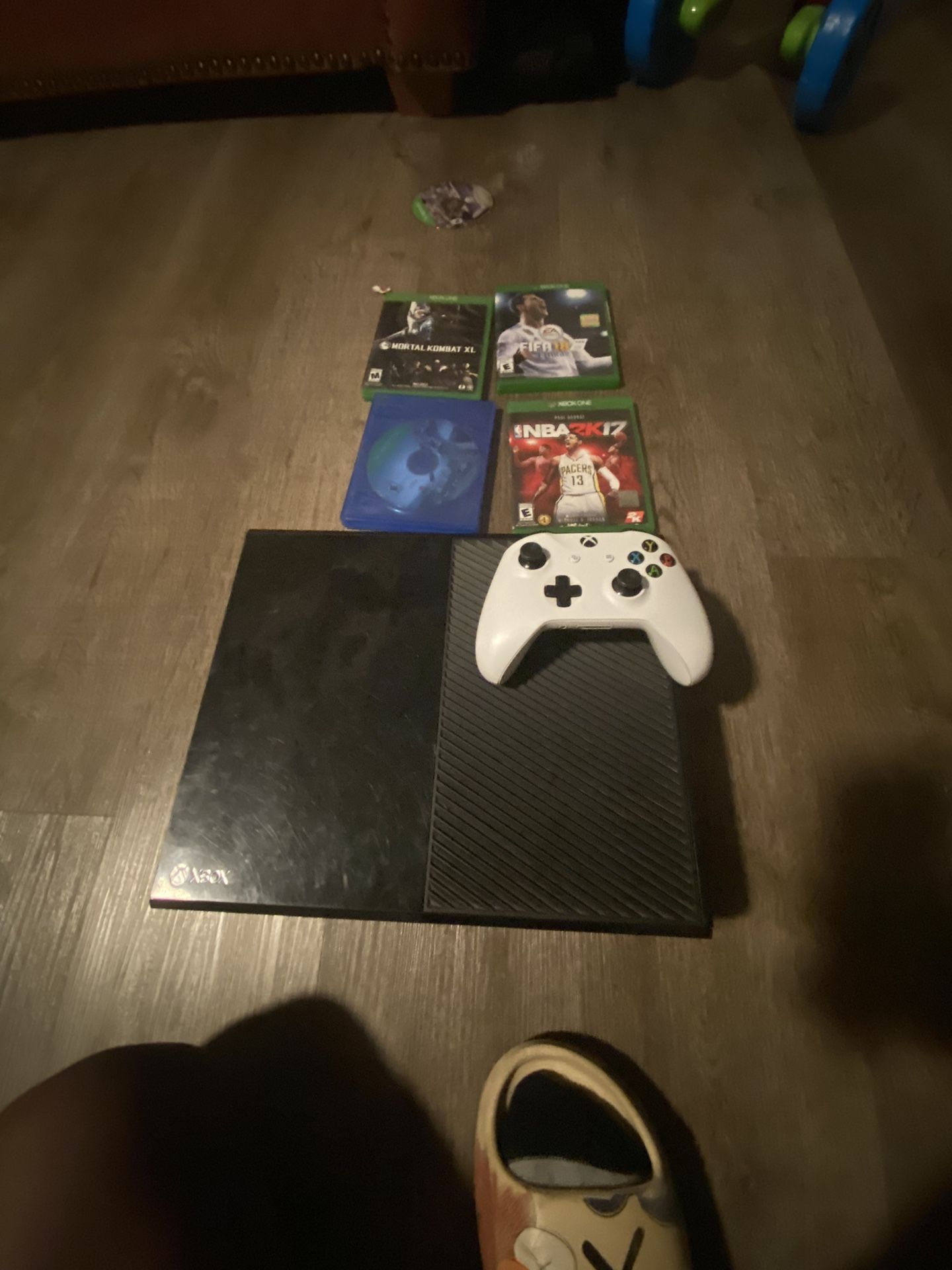 NFL Madden 16 & Madden 19 - Xbox One CIB for Sale in Fenton, MO - OfferUp