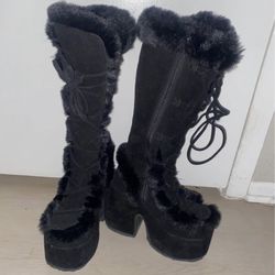 Demonia camel 3-11 boots