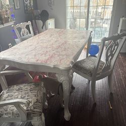 Dinning room table