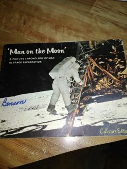 1969 Apollo 11 moon landing collectors edition book