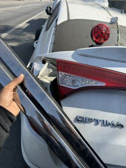 Kia optima  molding