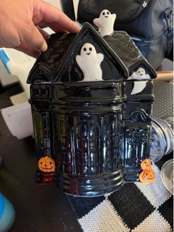 Cookie jar
