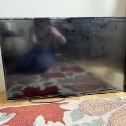 Free TV with wall mount