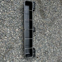 9 Qt Hook-over Goat Trough/feeder 