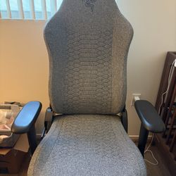 Razer Iskur V2 Gaming Chair
