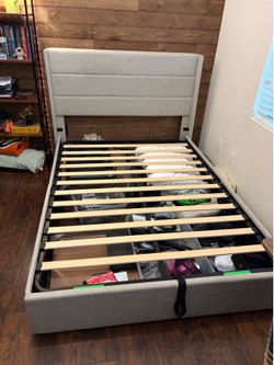 Full Size Lift-Up Storage Bed Frame w/ Wingback Headboard - Great Condition