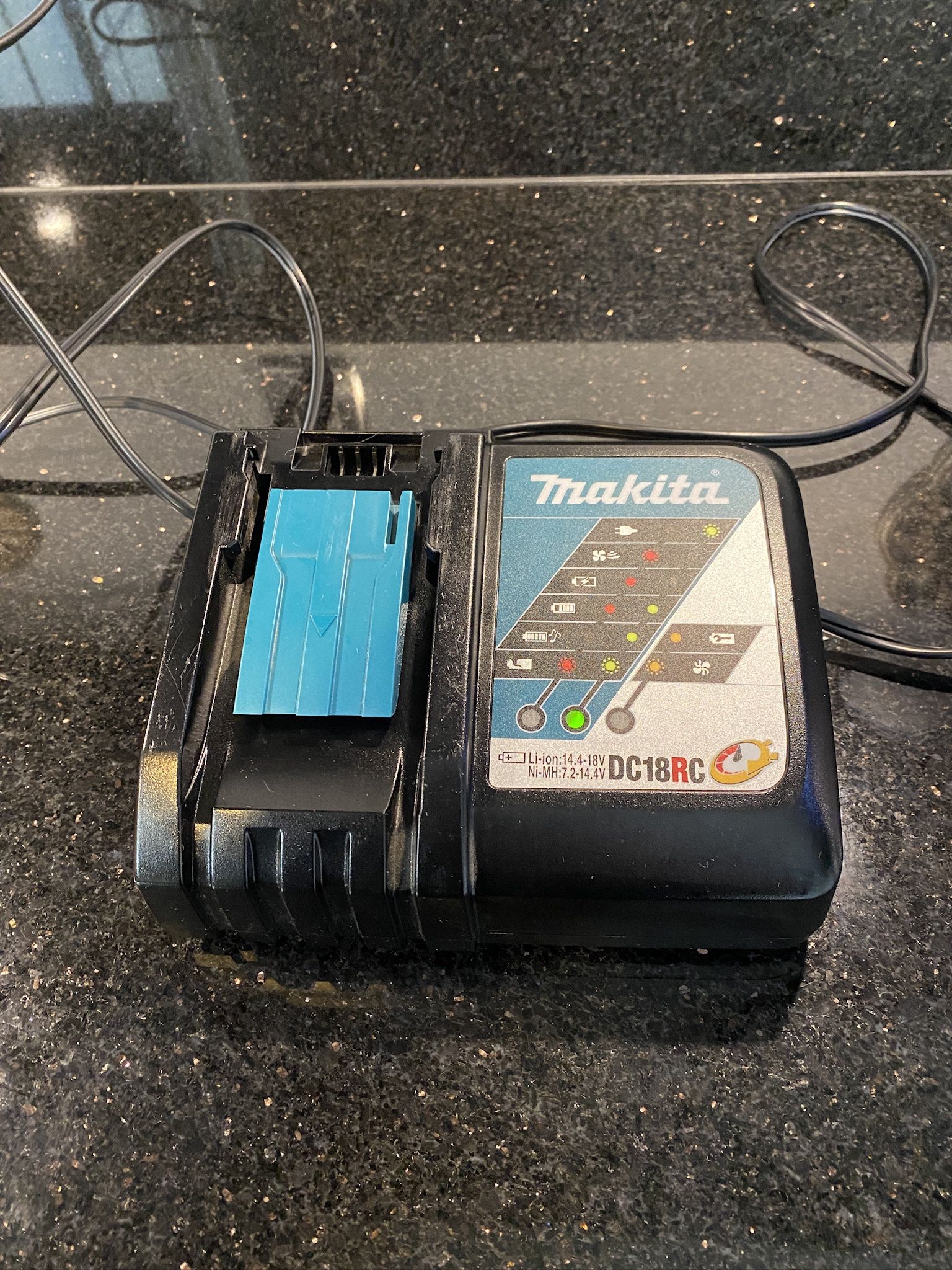 Makita 18V 2.6A LXT Lithium‑Ion Rapid Optimum Charger DC18SD