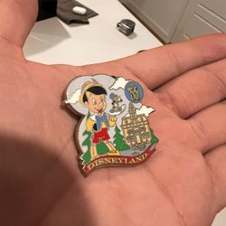 Disneyland Happiest Memories on Earth - Booster Collection - Pinocchio and Jiminy Cricket