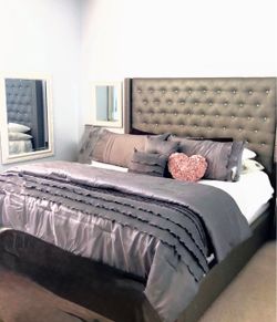 Tufted Upholstered Headboard with Crystal Buttons KING Size