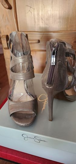 Jessica Simpson Mariani size 6.5 