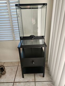 Terrarium with stand