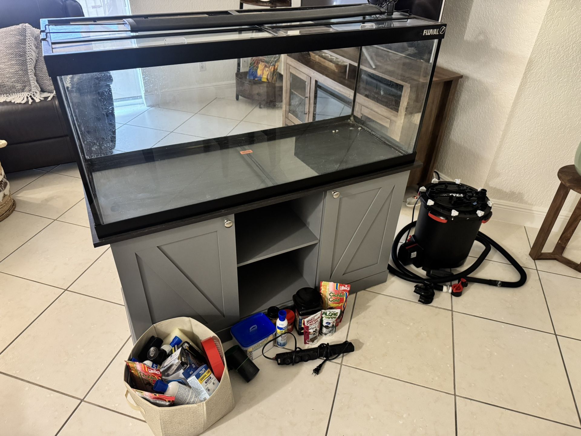 Marine Land 75 Gallon Aquarium and Fx6 Filter