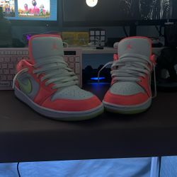 Nike Air Jordan 1 Low SE. Size 12. Lava Glow! NIB!
