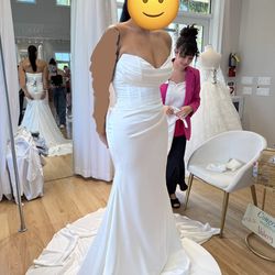 BRAND NEW MOLLE BRIDAL DRESS