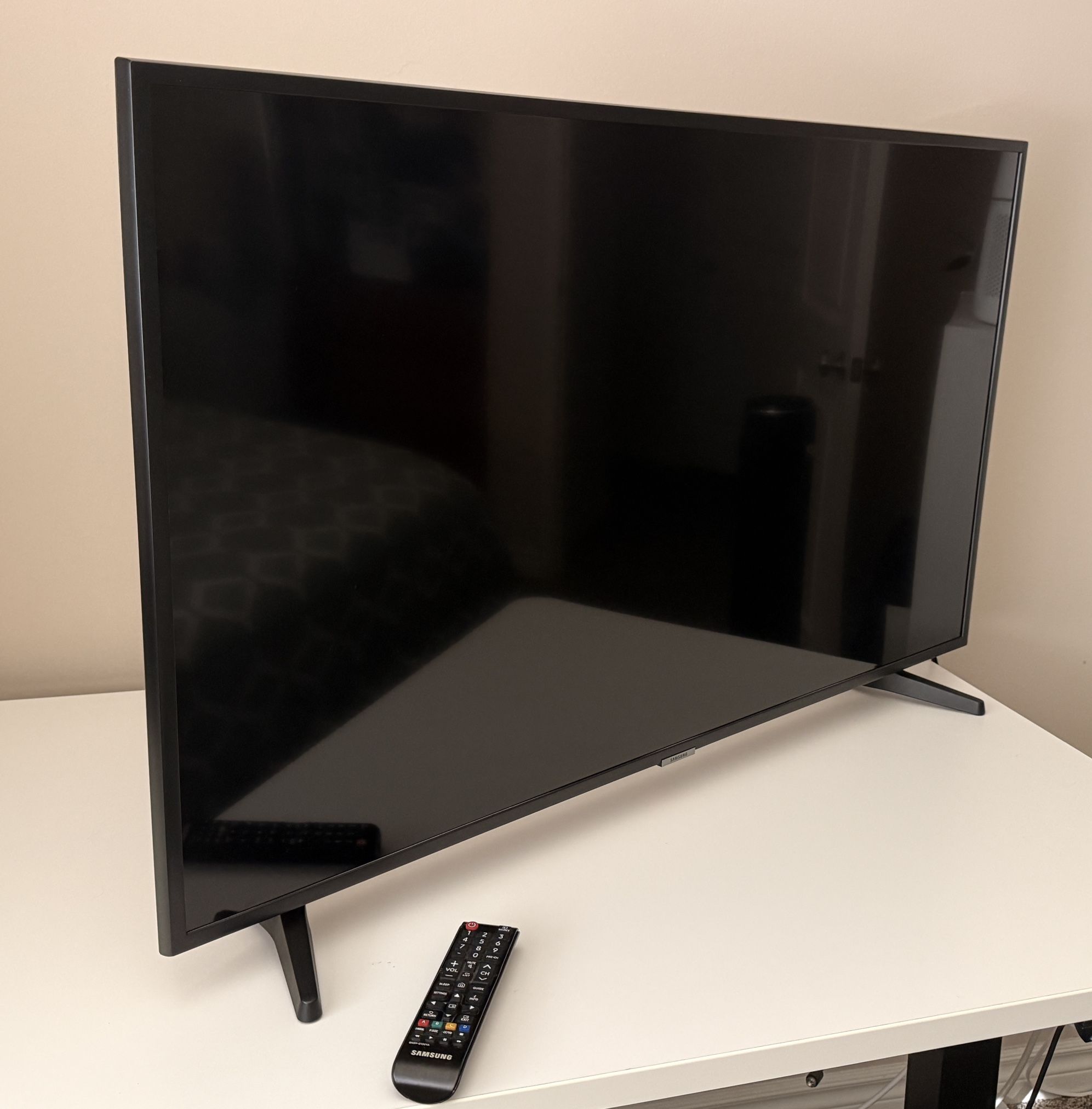  Samsung Smart TV 43" Class LED 4K UHD