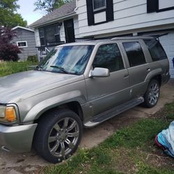 2000 Cadillac Escalade 