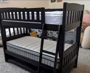 ••••Twin Bunk Bed with Mattresses ••••