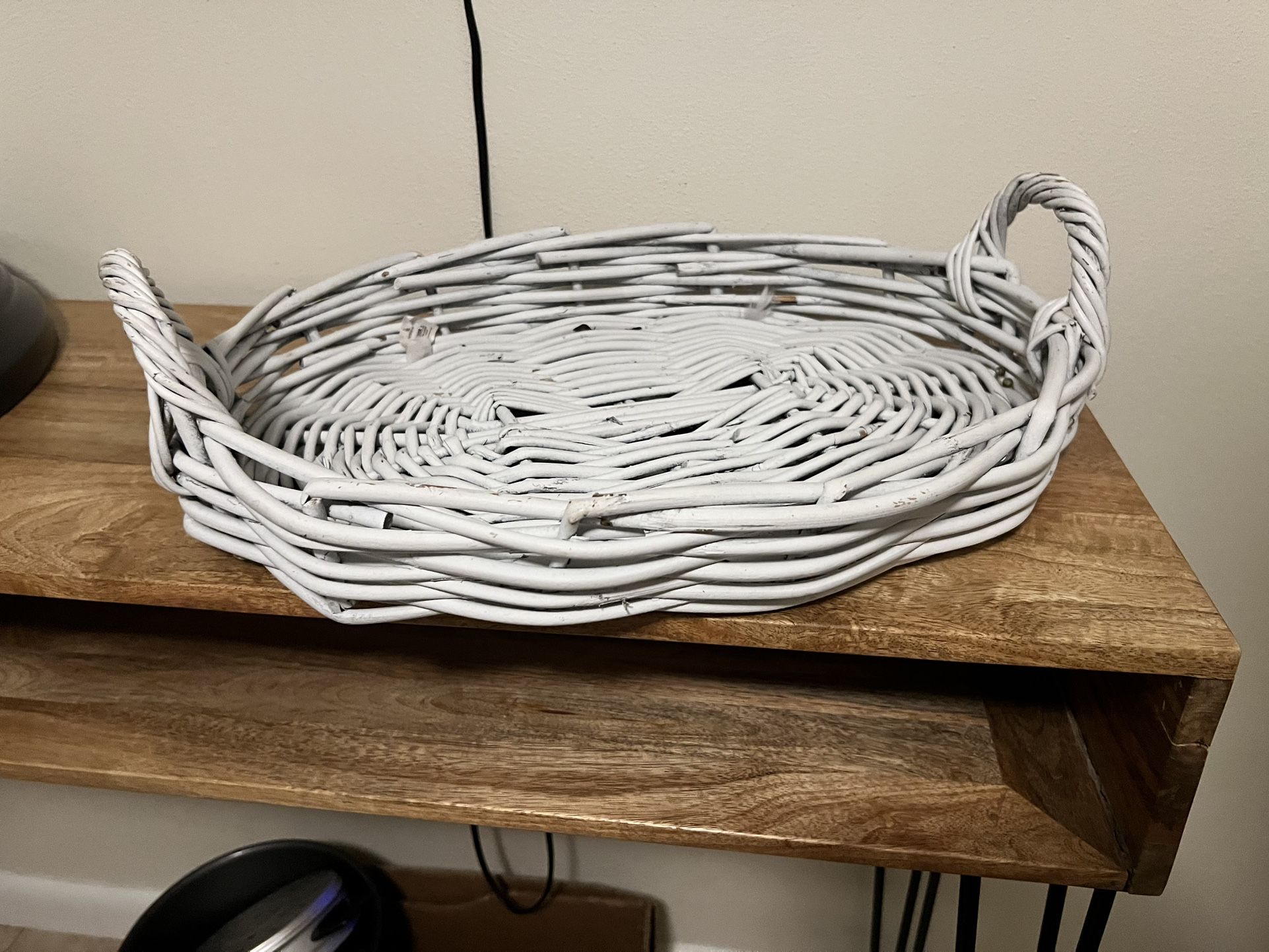 Wicker tray