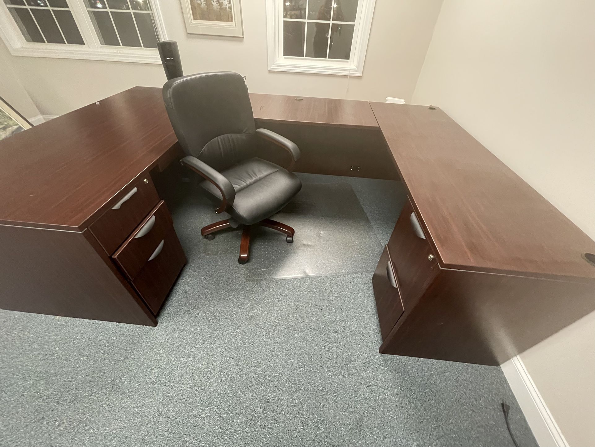 Office Furniture, Desks, Cubicles, File Cabinets 