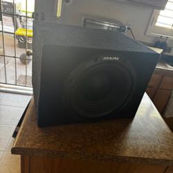 Alpine 12″ Subwoofer + DS18 Amplifier