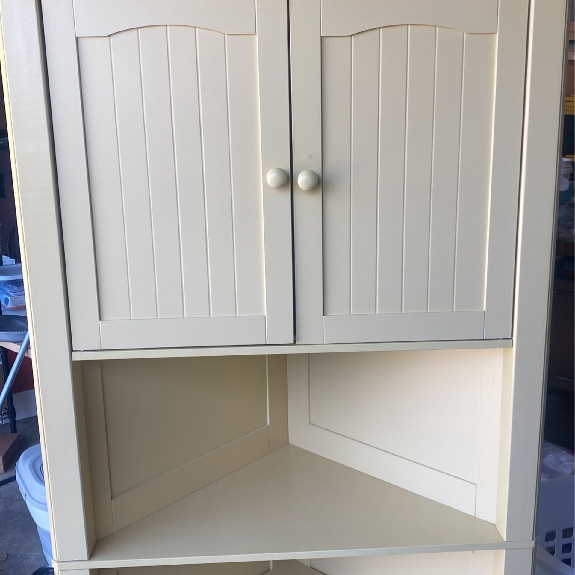 Yellow Shelf