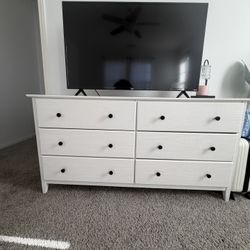Dresser + 2 Nightstand 