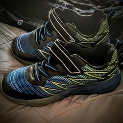 Boys Athletic Work Tennis Shoes Light Up Sz 4