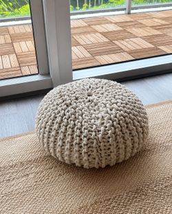 Chunky Knit Round Pouf / Floor Ottoman – Neutral
