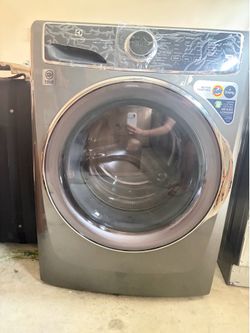 Brand New Electrolux Washer & Dryer Set, Unused, Dryer Requires 220 Circuit