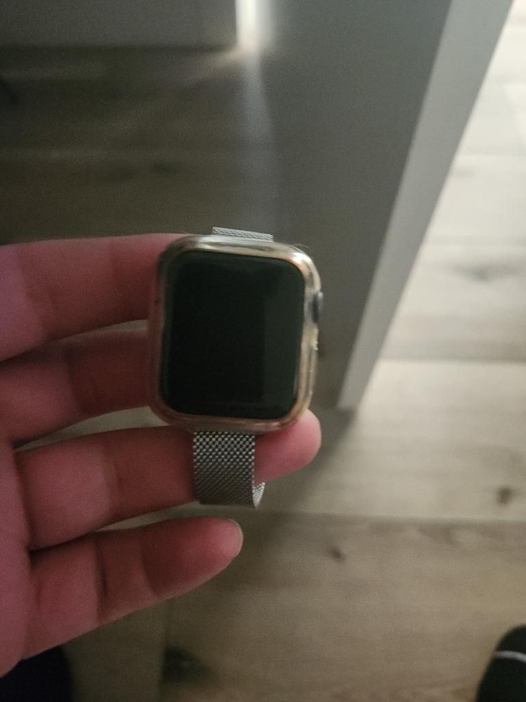 Apple Watch Series 4 W GPS And Cellular